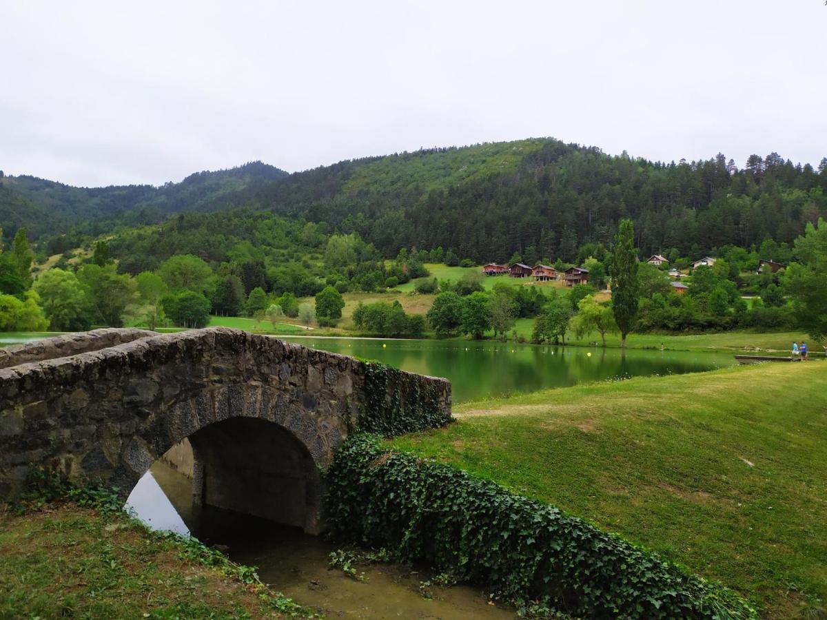 Belle Maison Proche De La Ville Et Du Lac Belcaire Exteriér fotografie